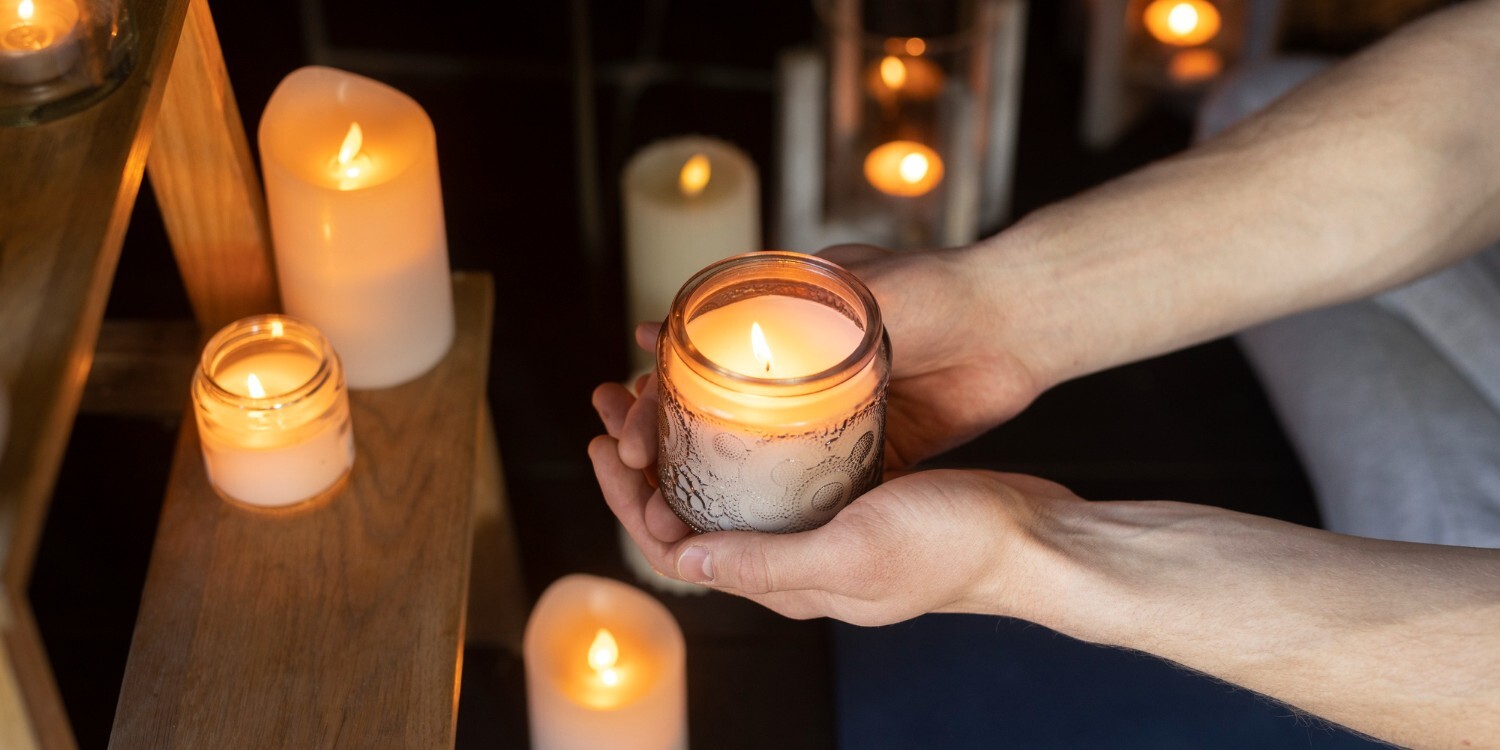 dušičky a zapaľovanie sviečok